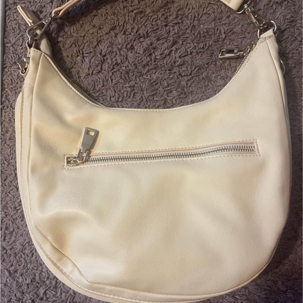 Elegant Cream Leather Shoulder Bag